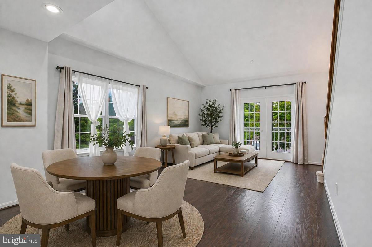 SEVEN OAKS - Residential