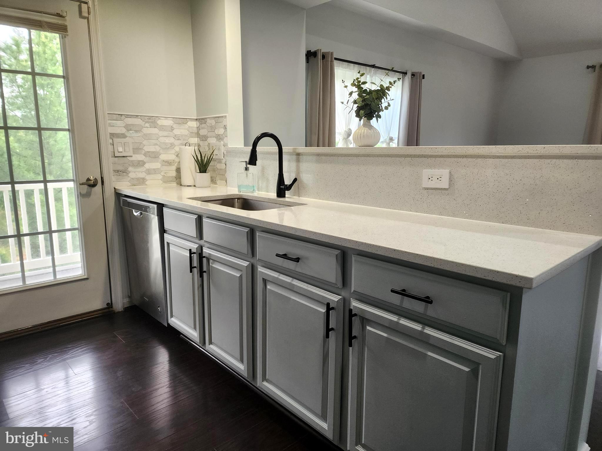 SEVEN OAKS - Residential