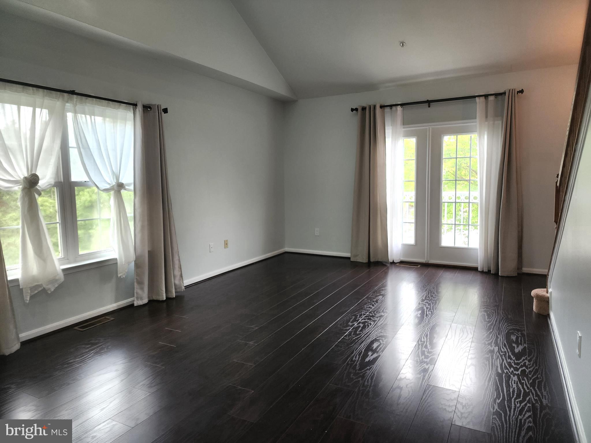 SEVEN OAKS - Residential