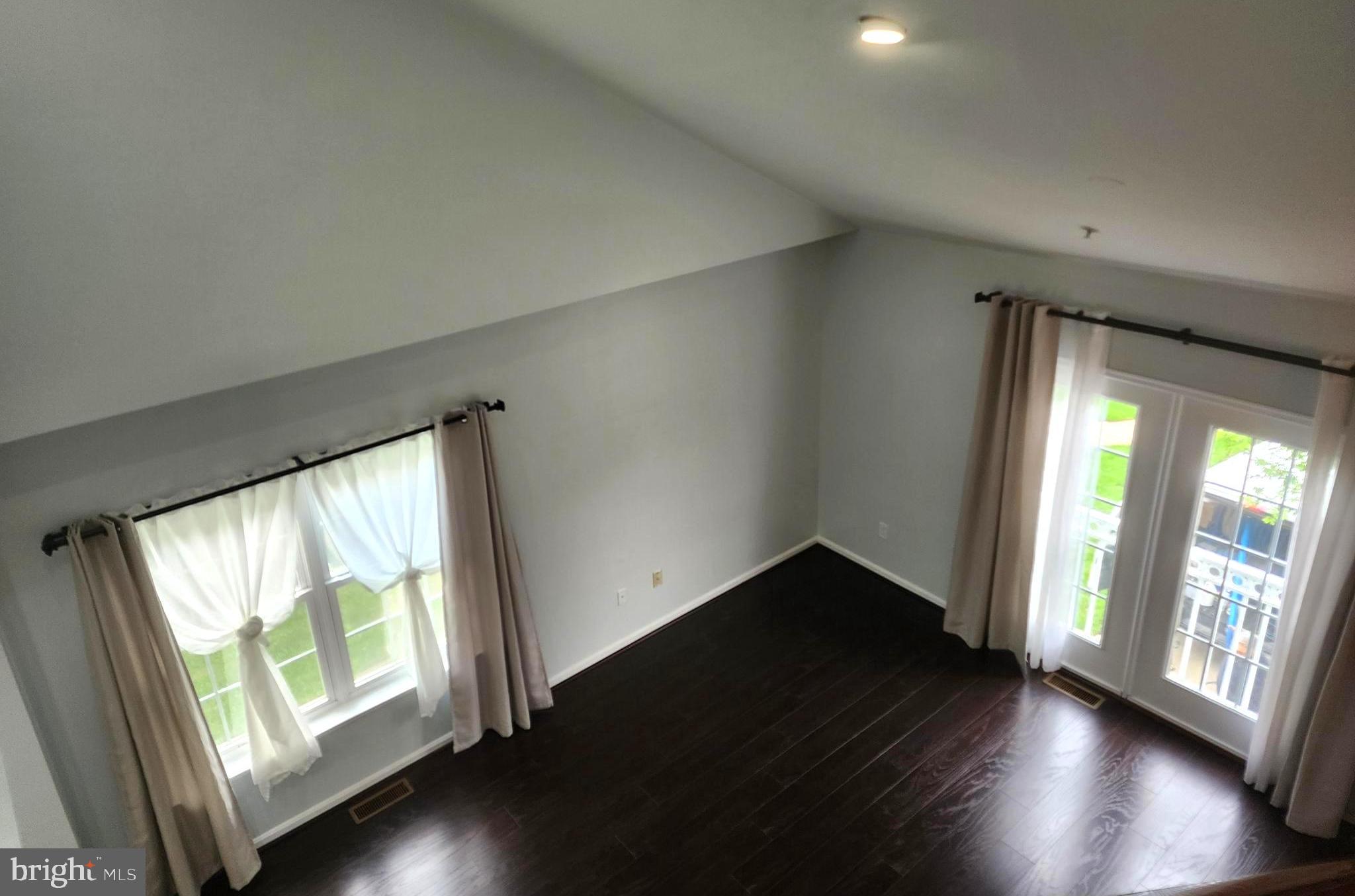 SEVEN OAKS - Residential