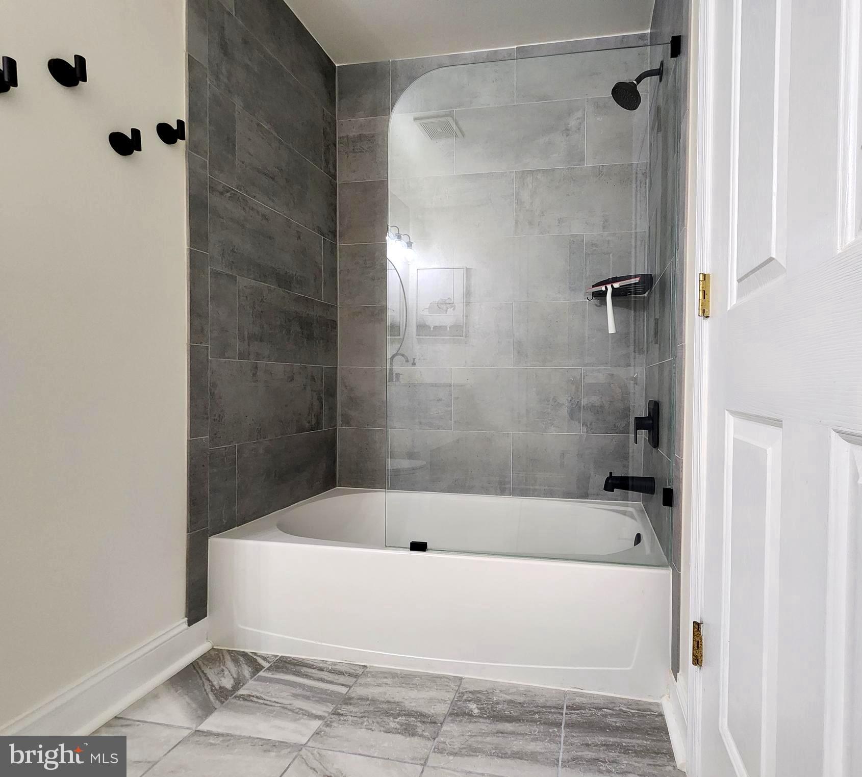 SEVEN OAKS - Residential