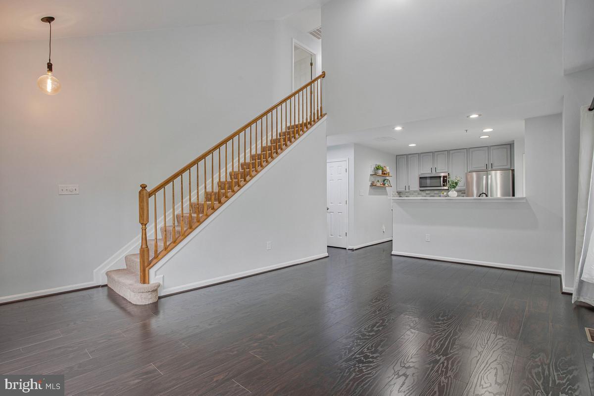 SEVEN OAKS - Residential