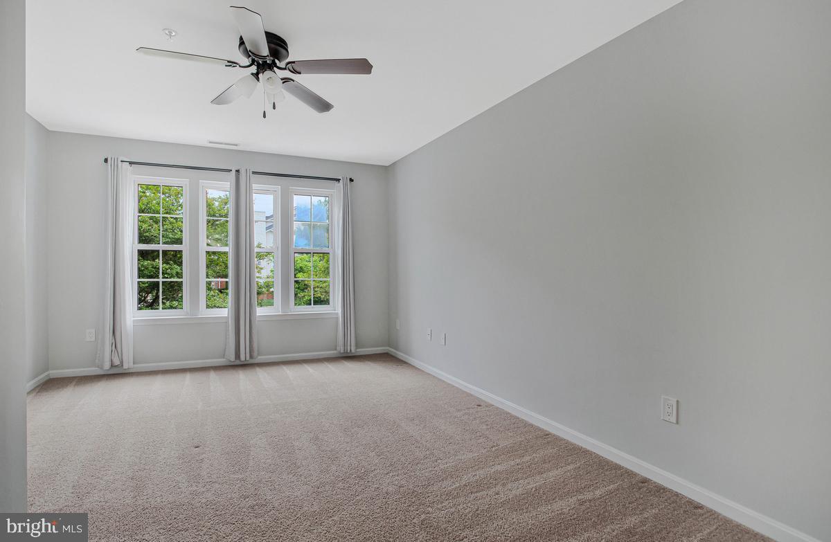 SEVEN OAKS - Residential