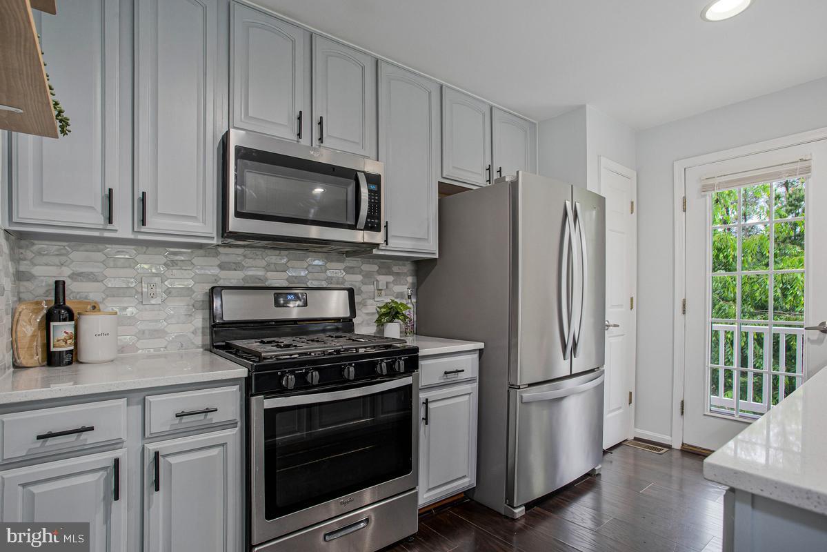 SEVEN OAKS - Residential