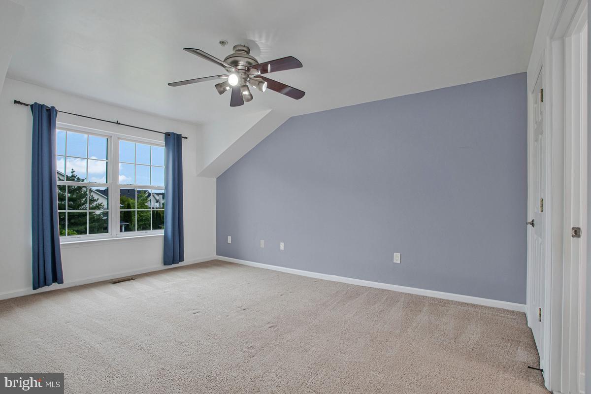 SEVEN OAKS - Residential