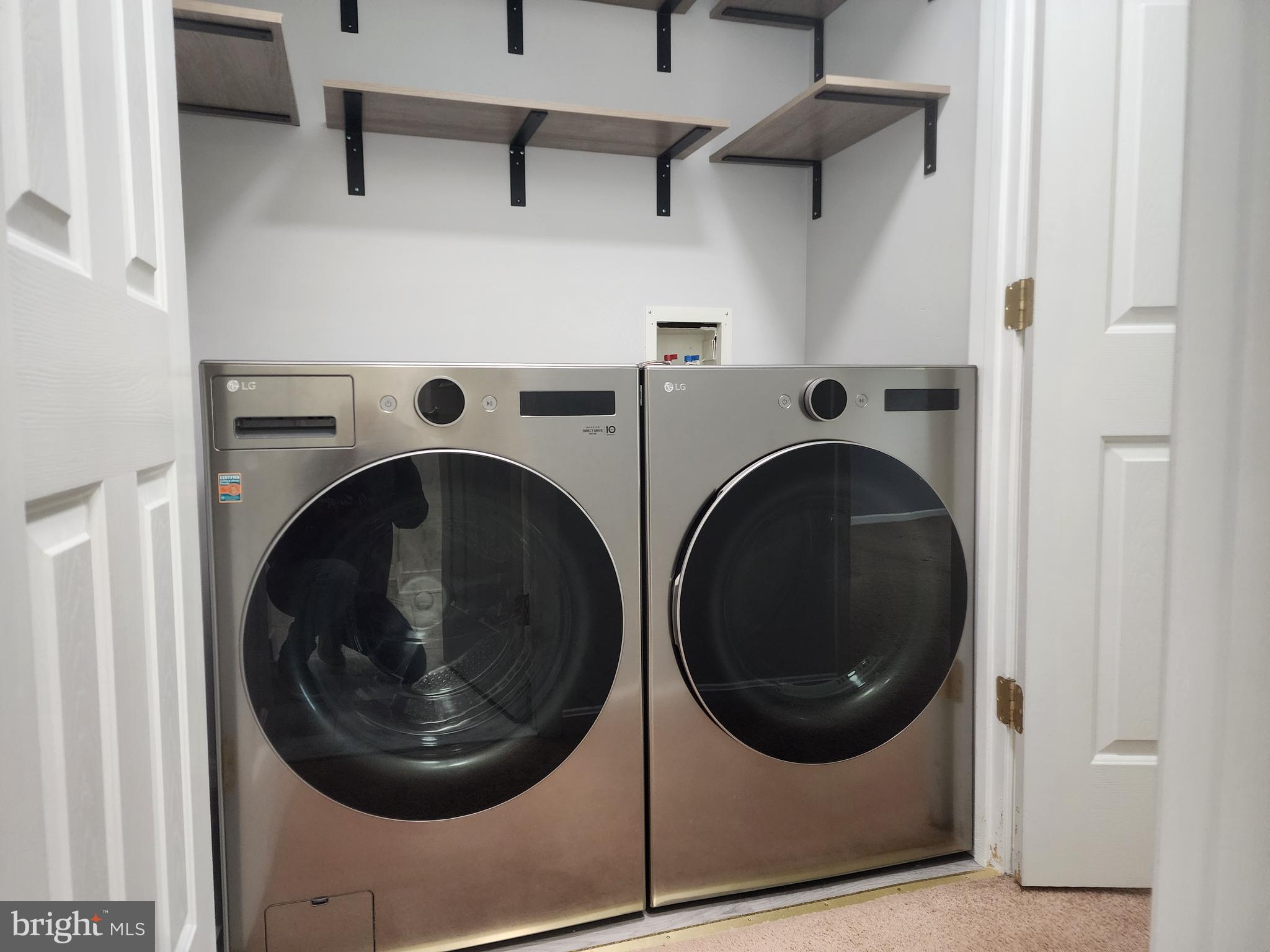 SEVEN OAKS - Residential