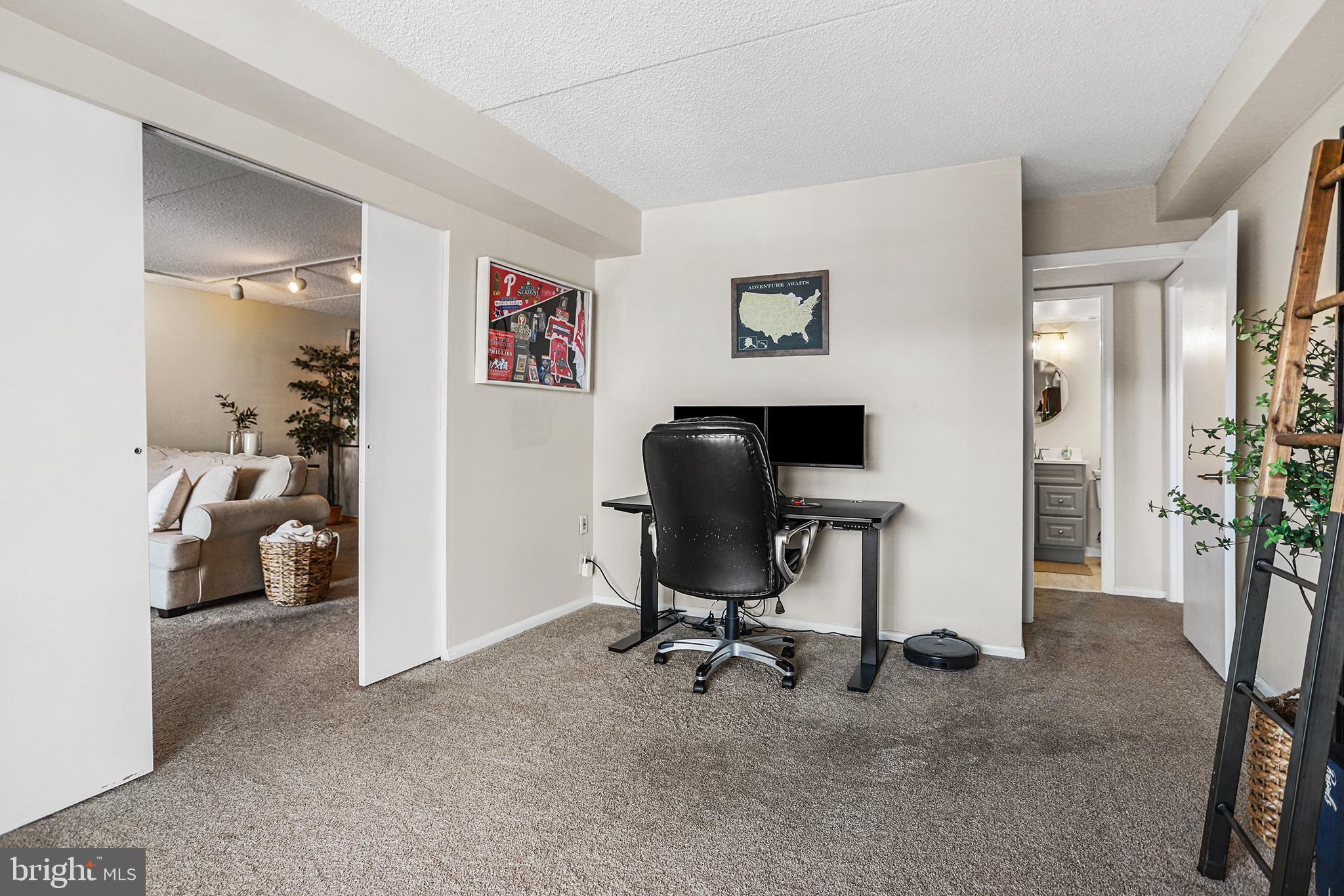 VALLEY FORGE TOWER - Residential