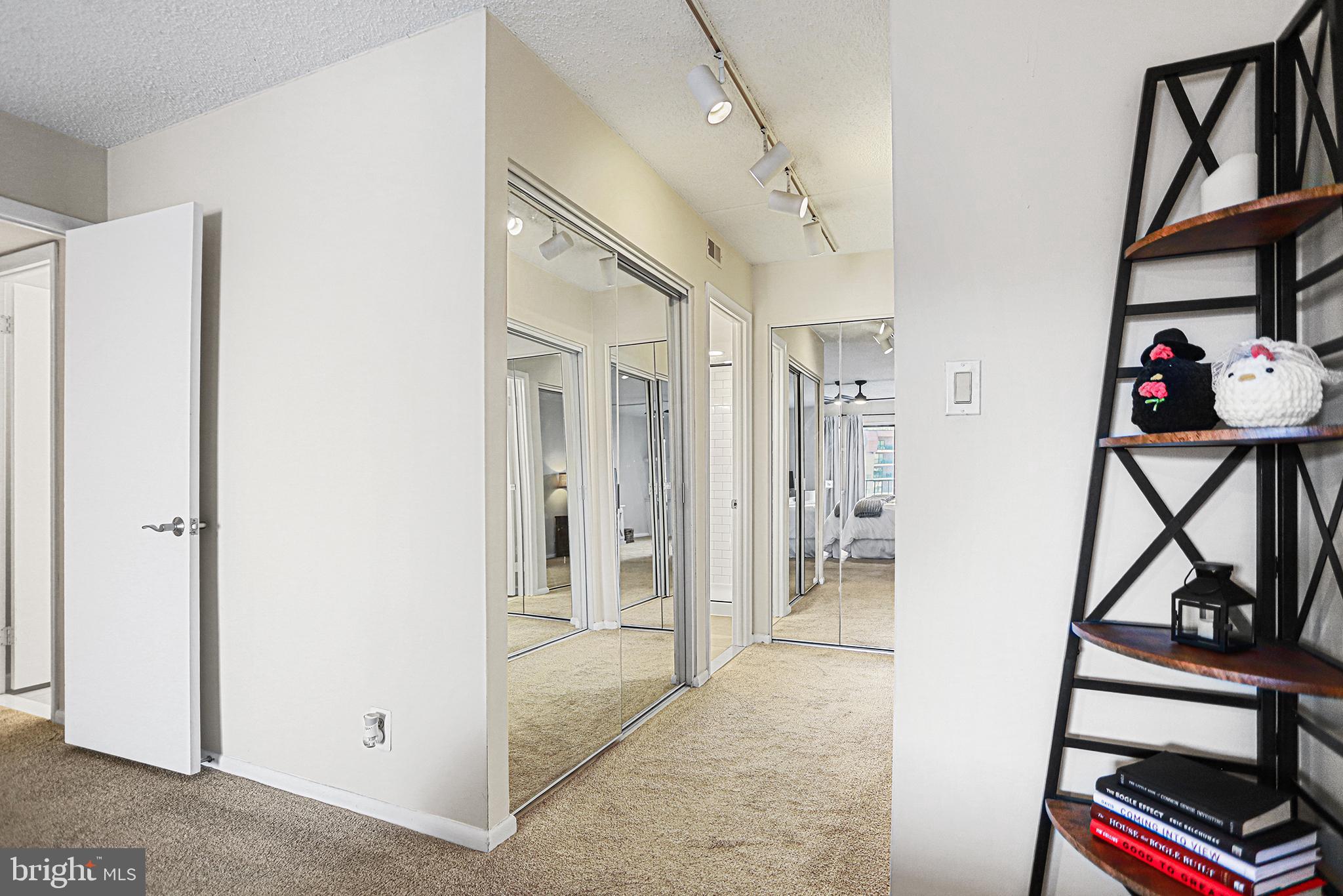 VALLEY FORGE TOWER - Residential