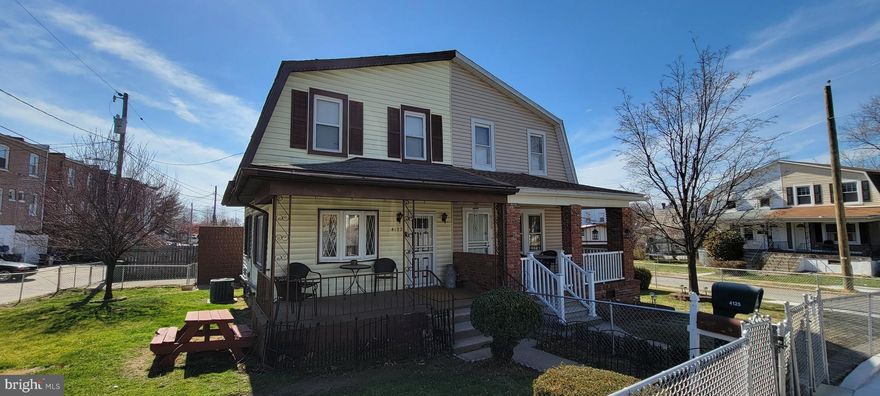 WELCOME HOME TO THIS ADORABLE DUPLEX! LOCATED ON A SPACIOUS CORNER LOT. 2 BEDROOMS AND 1 BATHROOM. FRESHLY PAINTED. BASEMENT HAS OUTSIDE ACCESS. FENCED SIDE AND FRONT YARD. 1 CAR PARKING PAD. GREAT LOCATION! CLOSE TO BUS LINE, SHOPPING AND RESTAURANTS.  *HOME IS WELL MAINTAINED BUT SELLER WOULD PREFER TO SELL AS-IS*