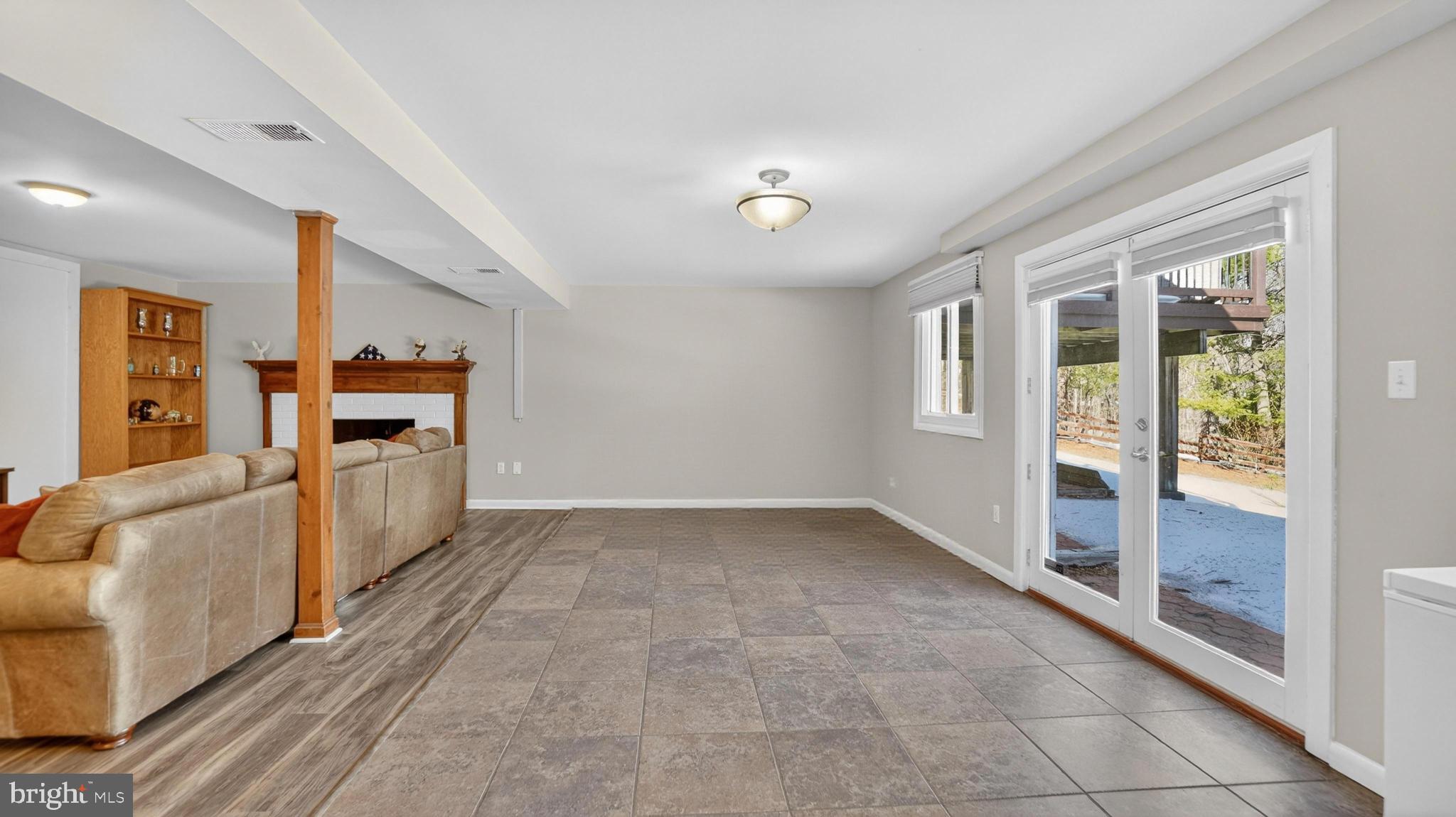 THE MEADOWS - Residential