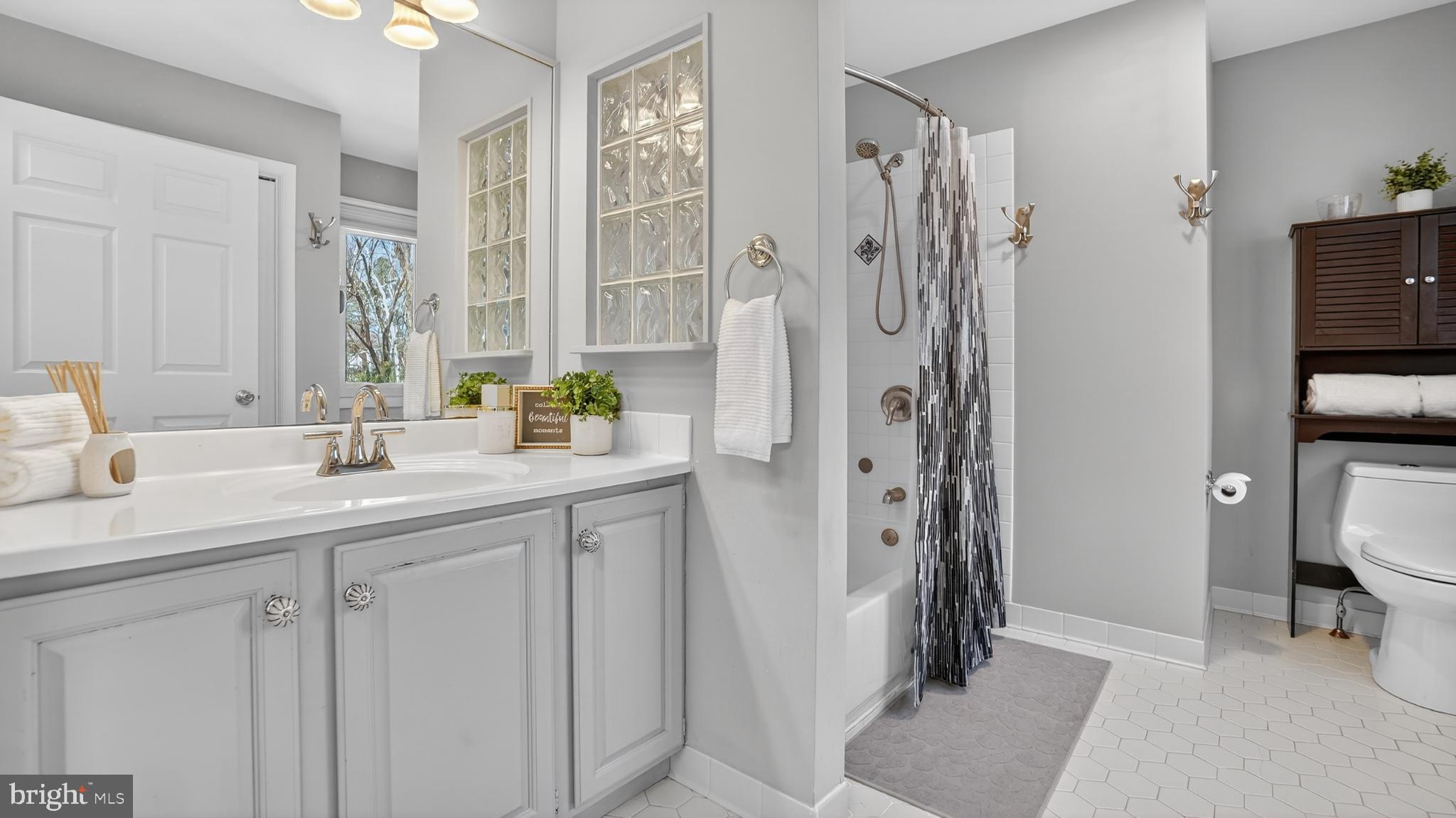 THE MEADOWS - Residential