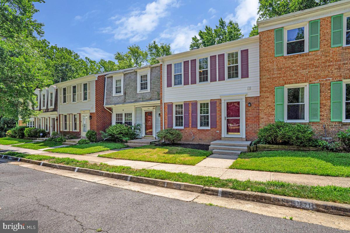 7821 GROVELAND SQUARE