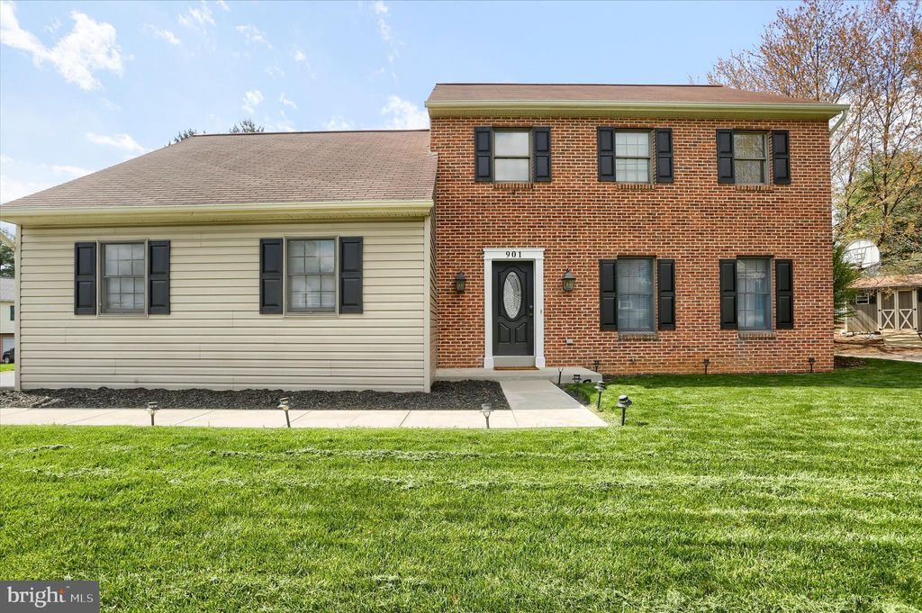 Photo of 901 Jade Avenue, LANCASTER, PA 17601 (MLS # PALA2086022)