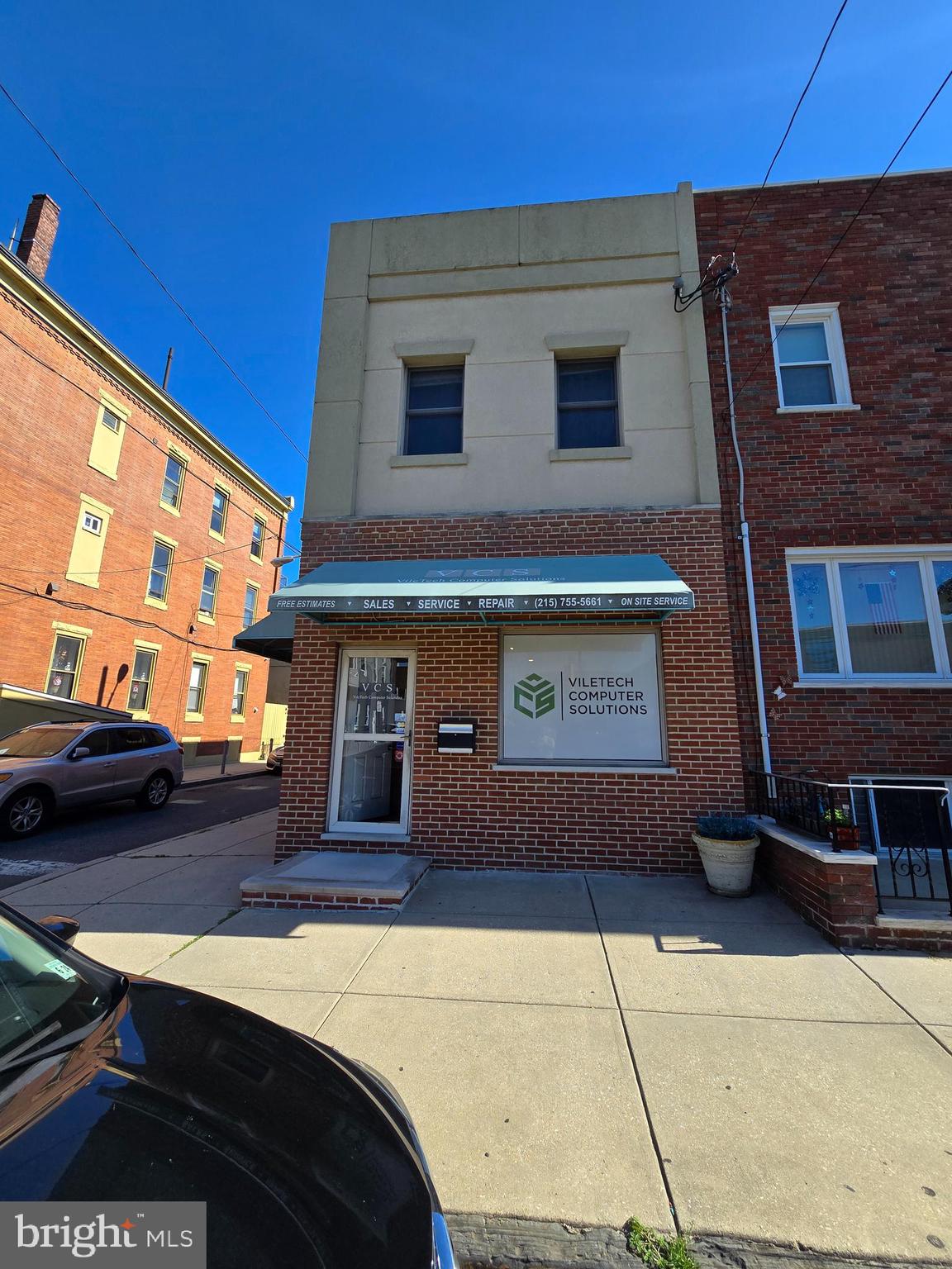 Main image without alt text