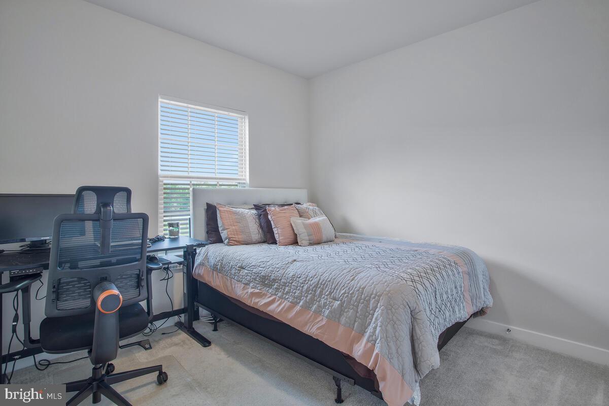 ARMSTRONG VILLAGE - Residential