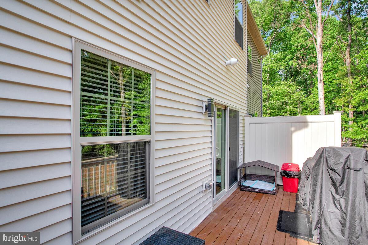 ARMSTRONG VILLAGE - Residential