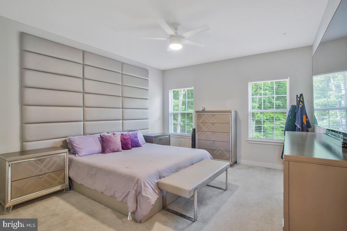 ARMSTRONG VILLAGE - Residential