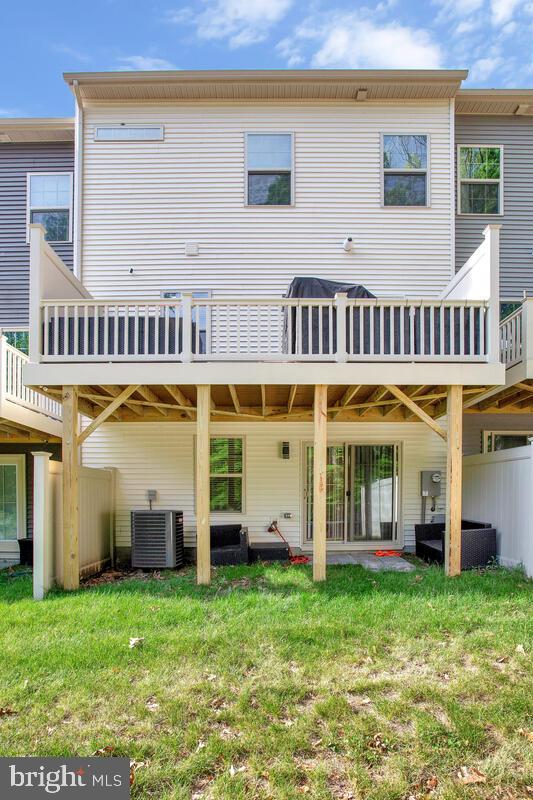 ARMSTRONG VILLAGE - Residential