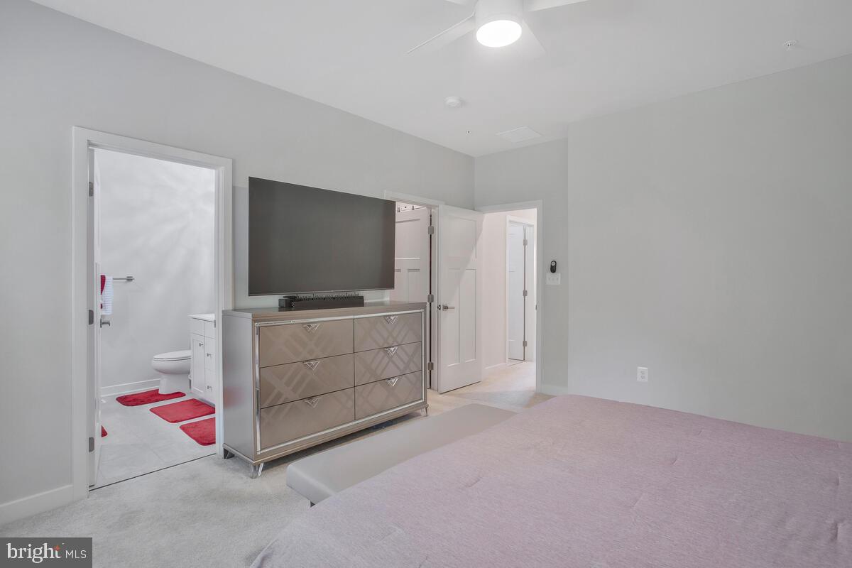 ARMSTRONG VILLAGE - Residential