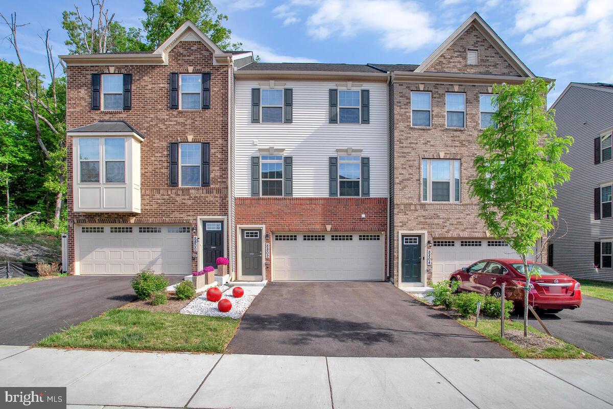 ARMSTRONG VILLAGE - Residential