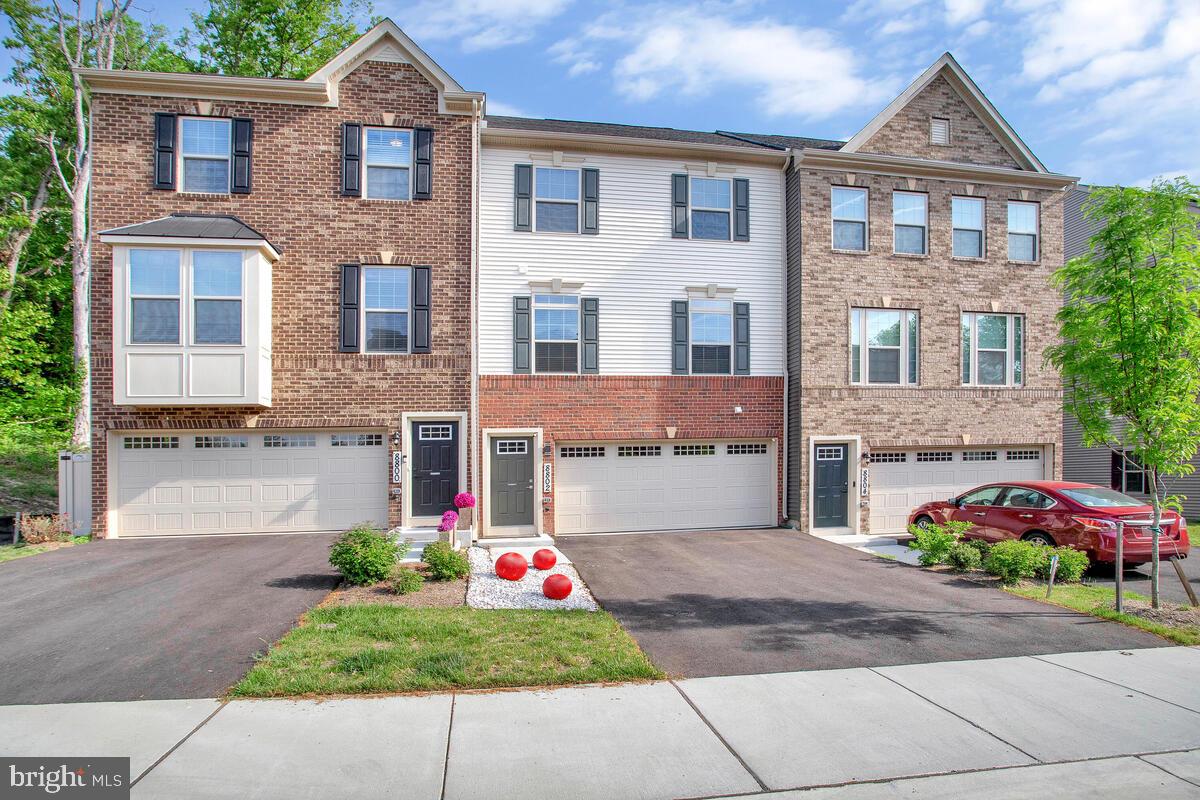 ARMSTRONG VILLAGE - Residential