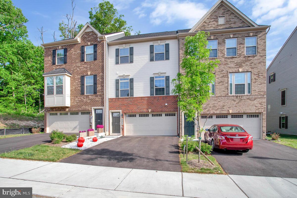 ARMSTRONG VILLAGE - Residential