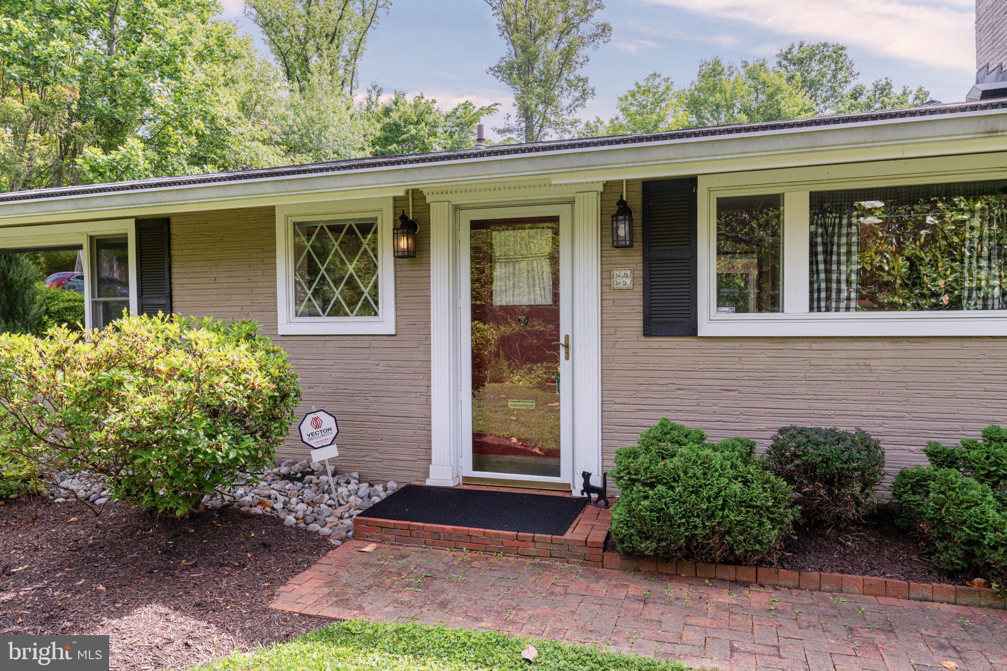 3525 DEVON DRIVE