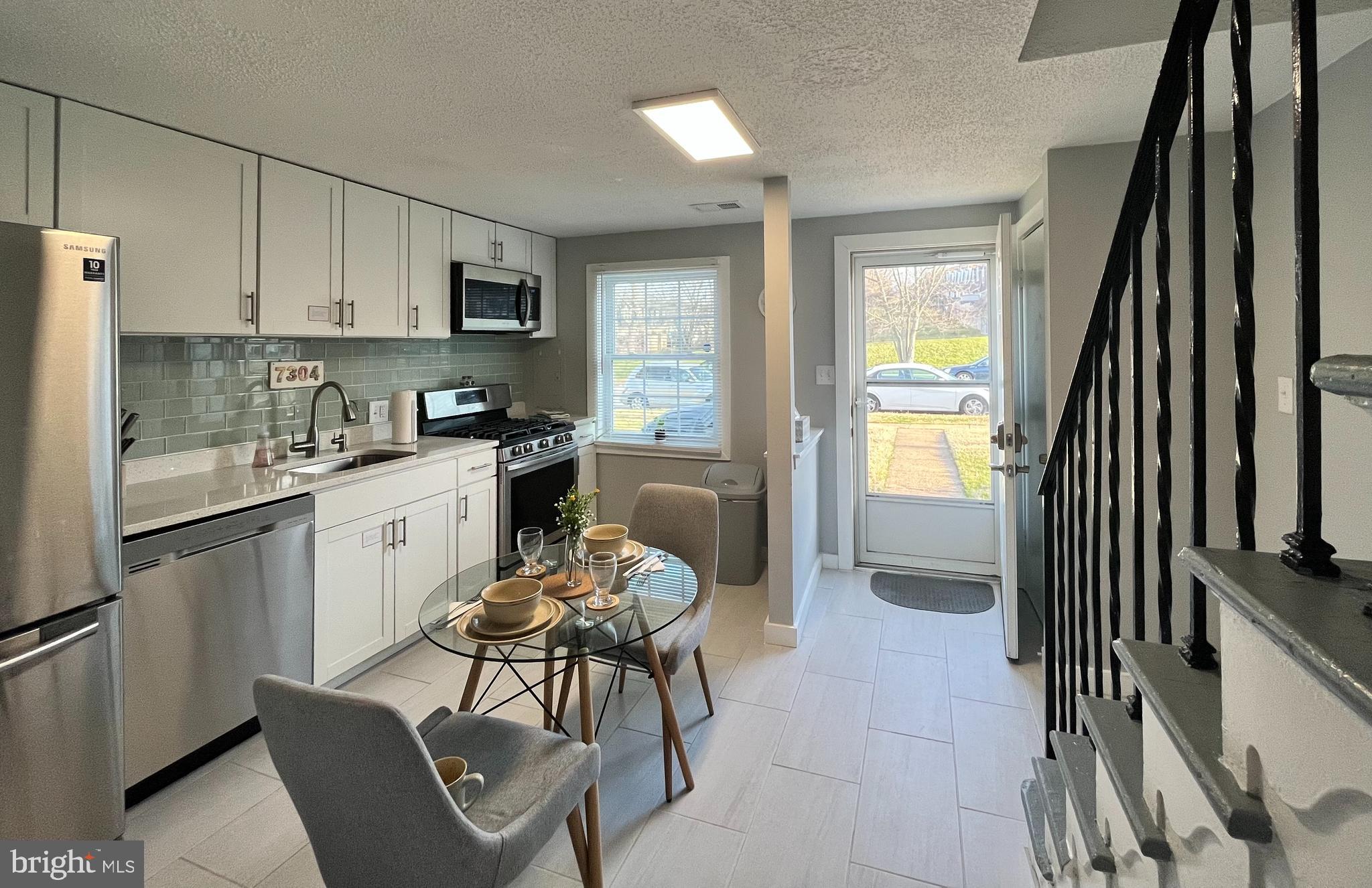 WINDMILL SQUARE - Residential