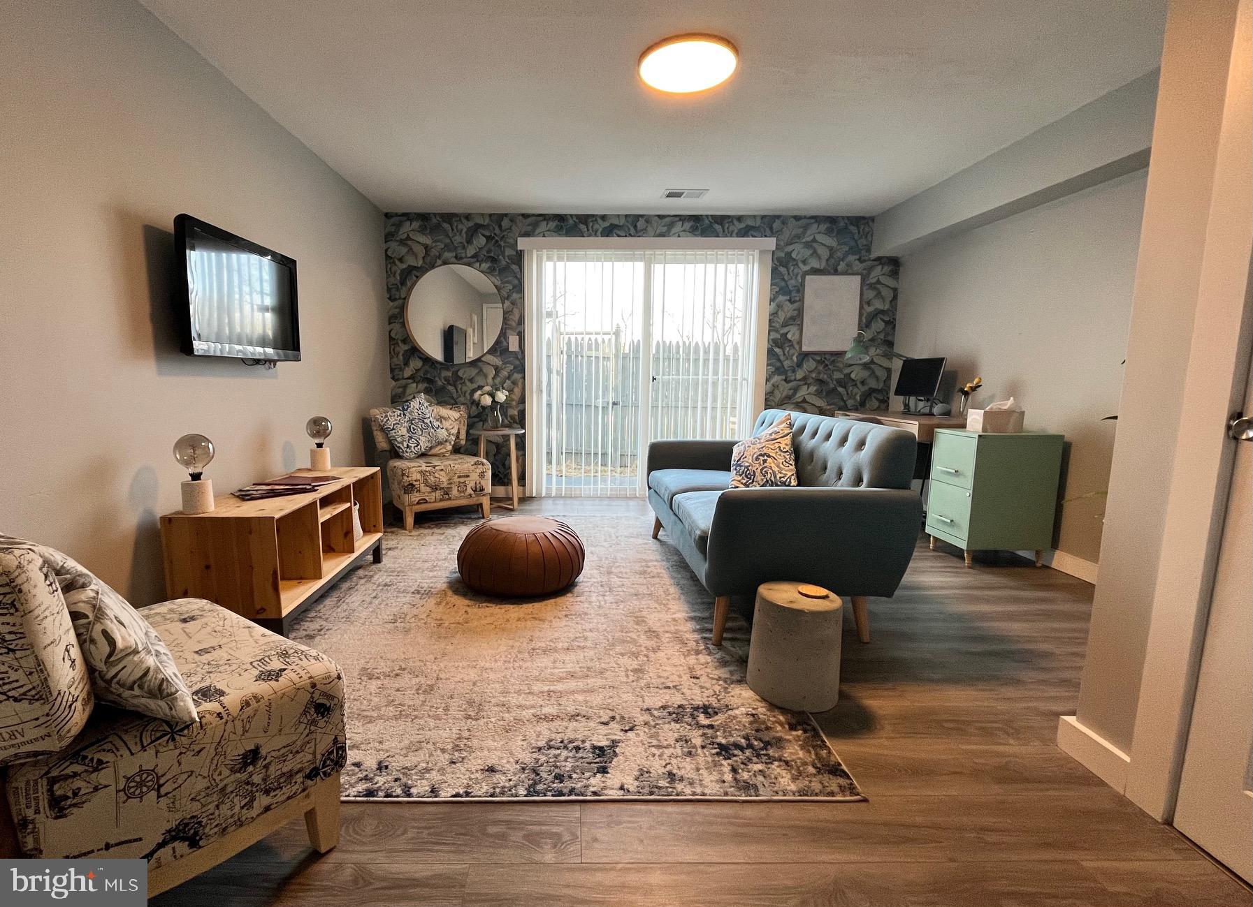 WINDMILL SQUARE - Residential