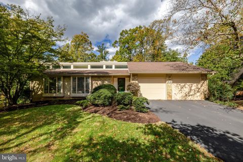 9118 CRICKLEWOOD COURT VIENNA VA 22182