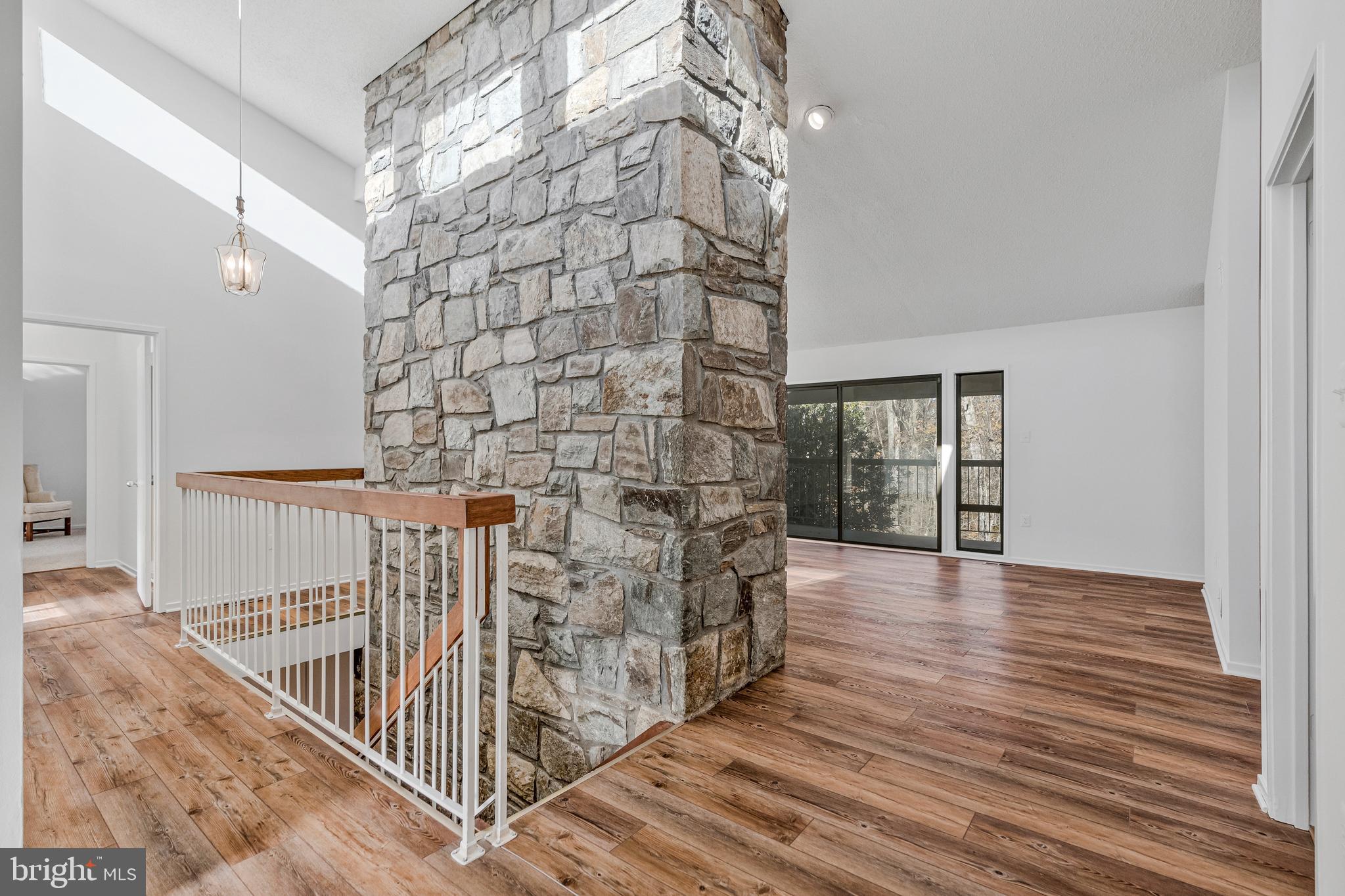 9118 CRICKLEWOOD COURT