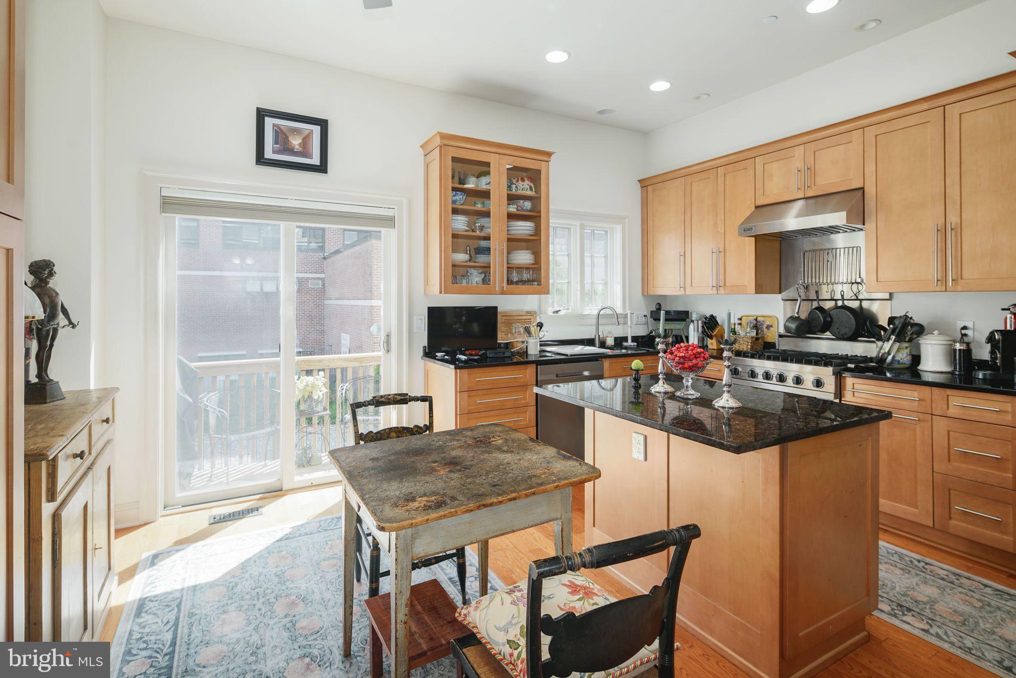 SOCIETY HILL - Residential