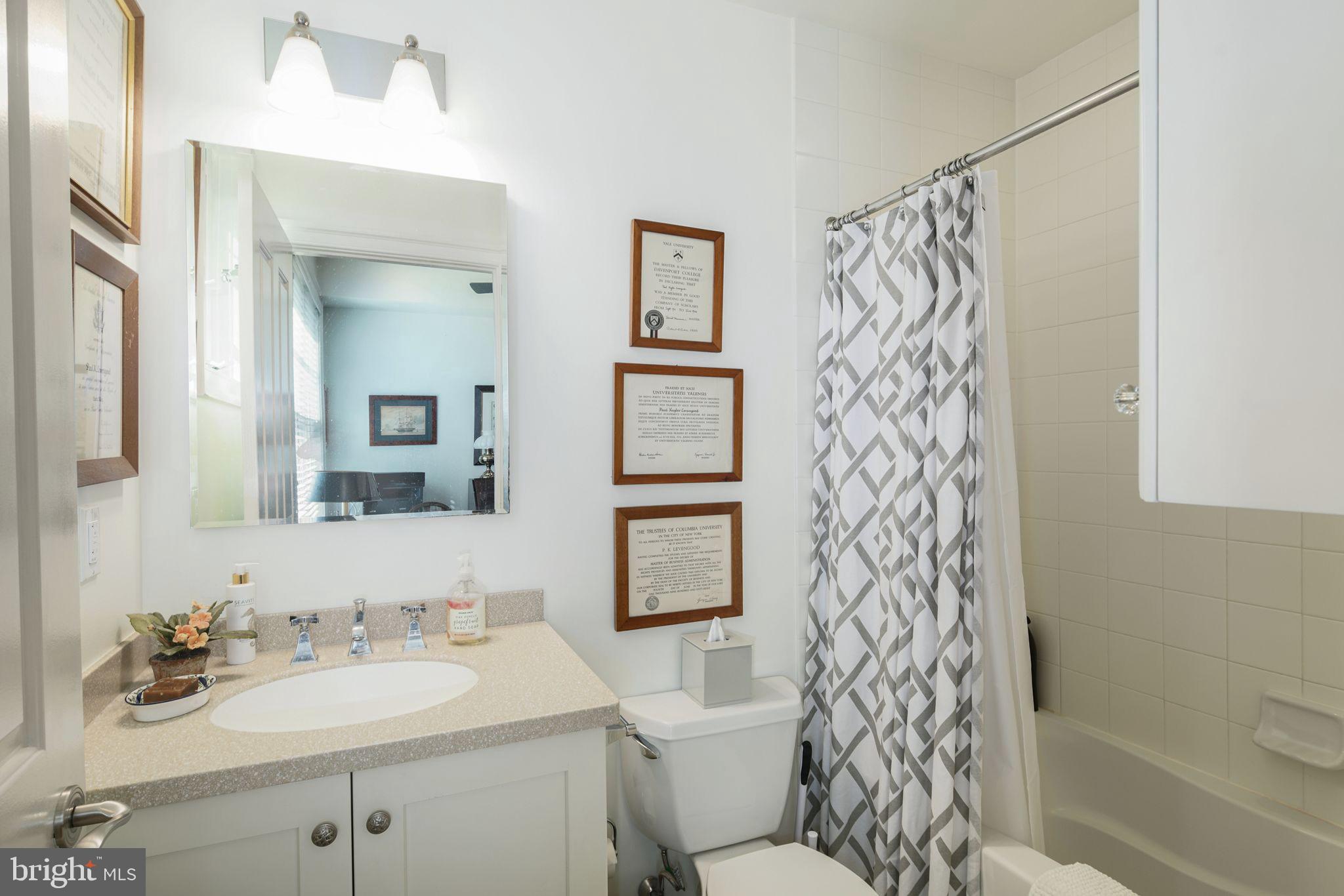 SOCIETY HILL - Residential