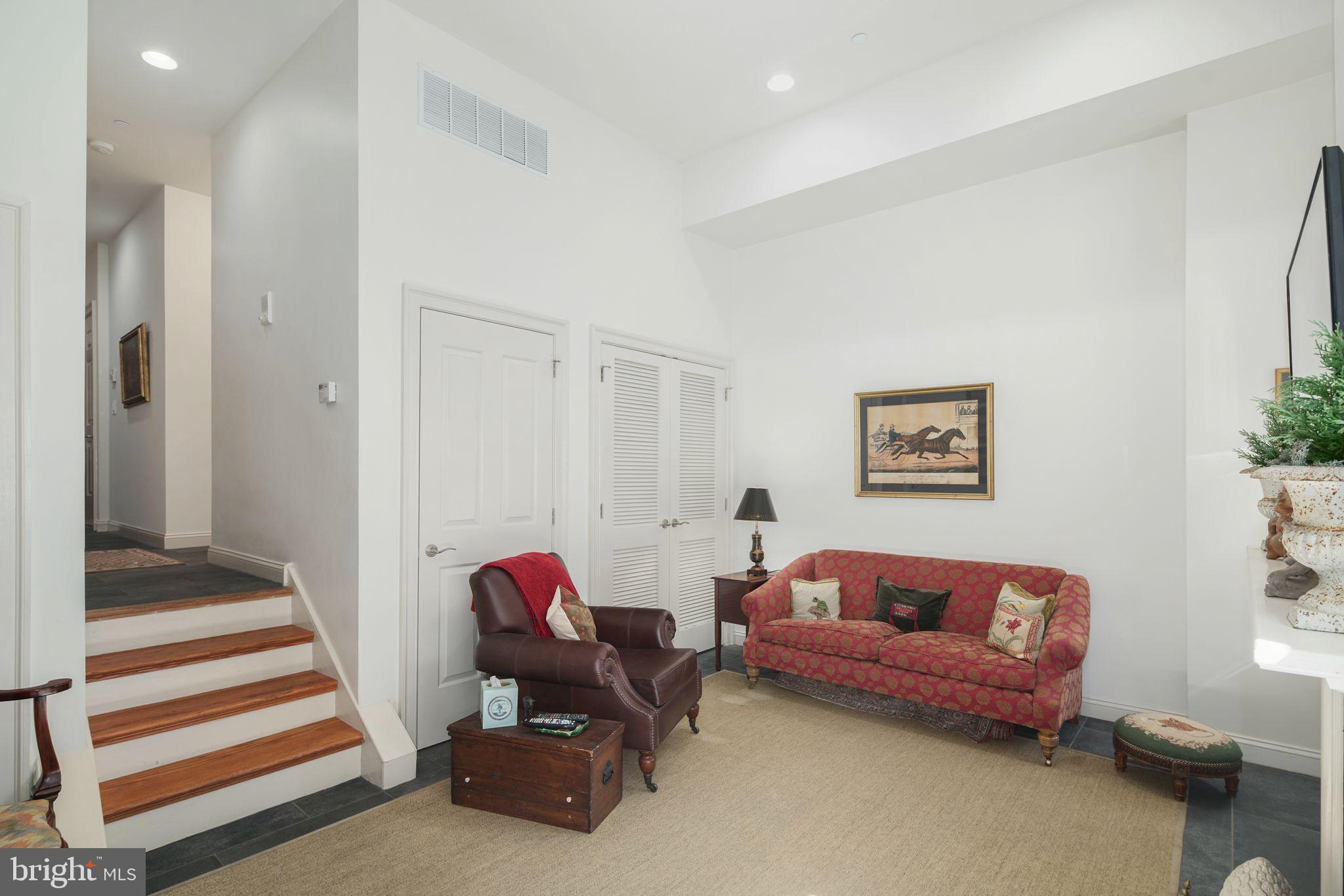 SOCIETY HILL - Residential