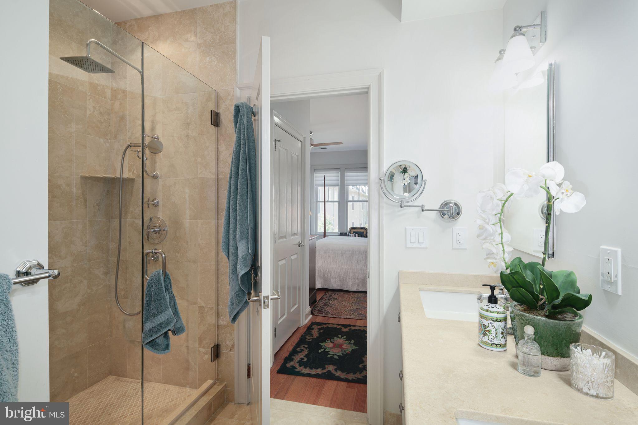 SOCIETY HILL - Residential