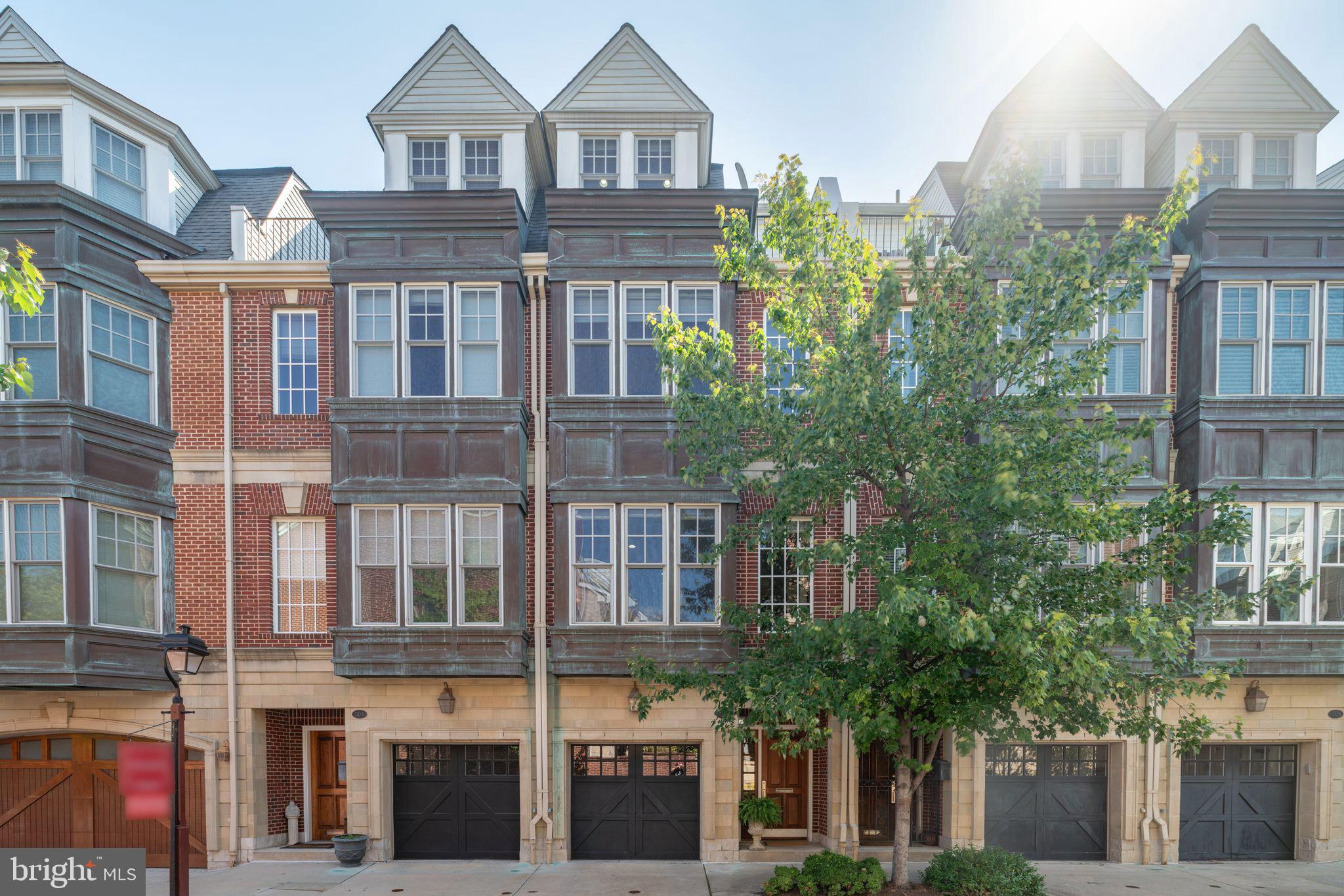 SOCIETY HILL - Residential