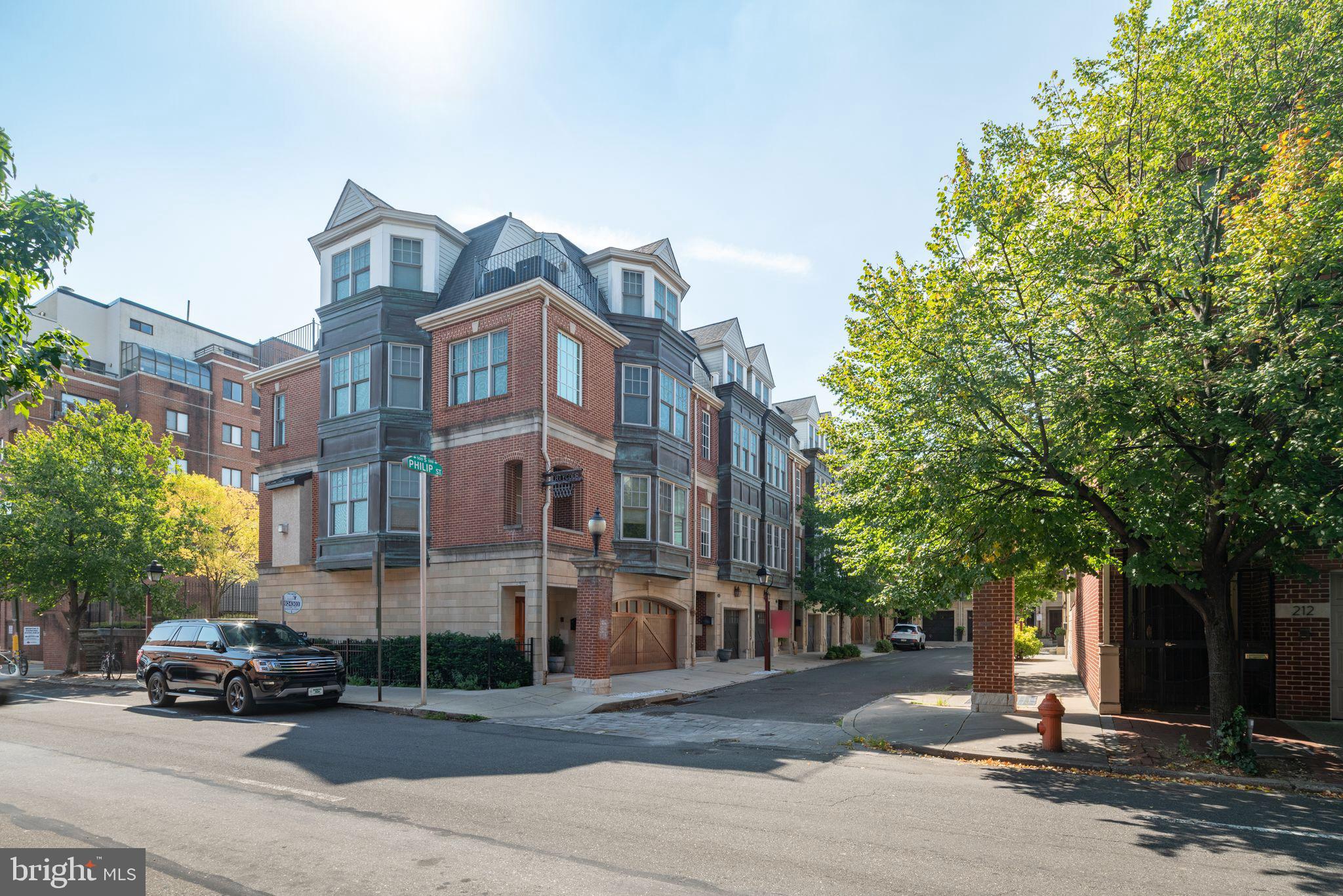 SOCIETY HILL - Residential