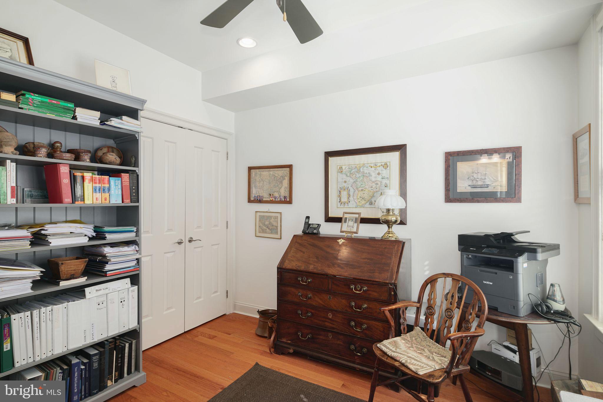 SOCIETY HILL - Residential