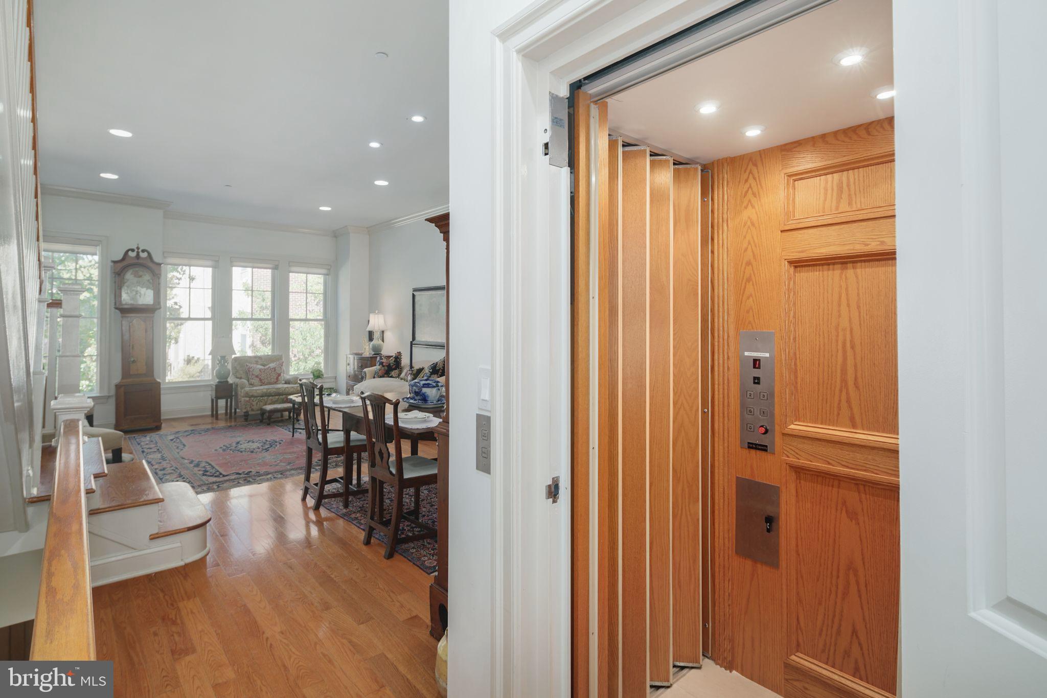 SOCIETY HILL - Residential