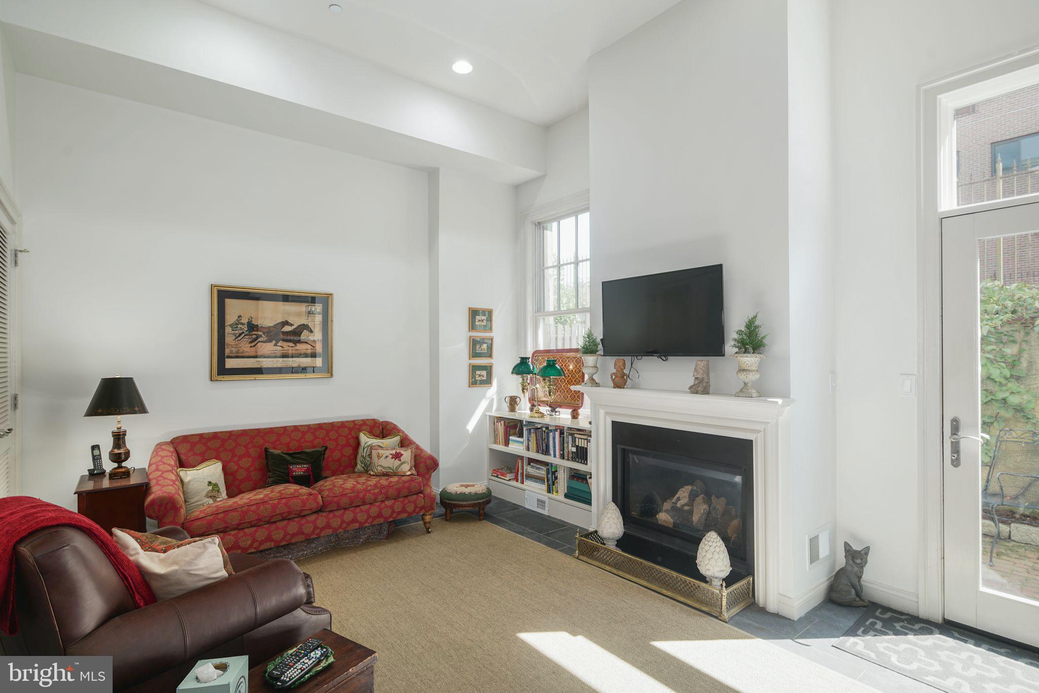 SOCIETY HILL - Residential