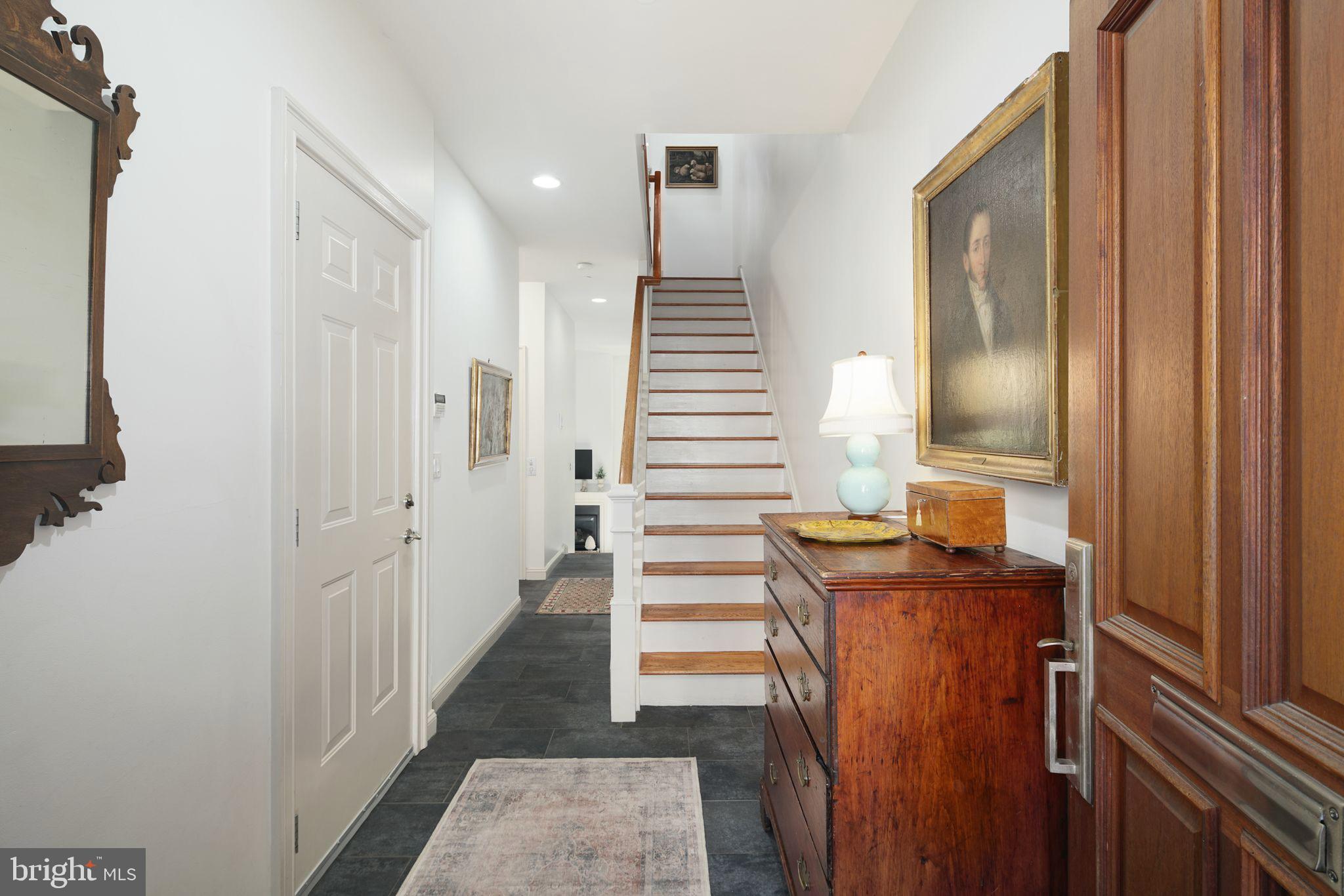 SOCIETY HILL - Residential