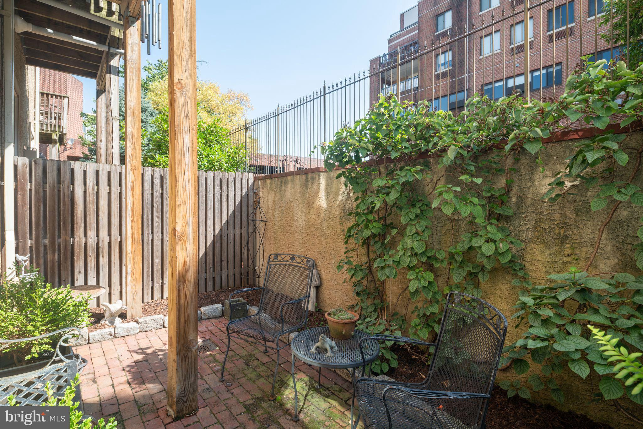 SOCIETY HILL - Residential