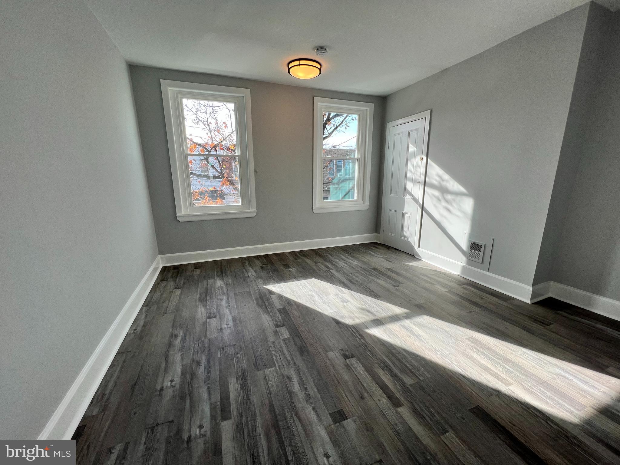 PORT RICHMOND - Residential