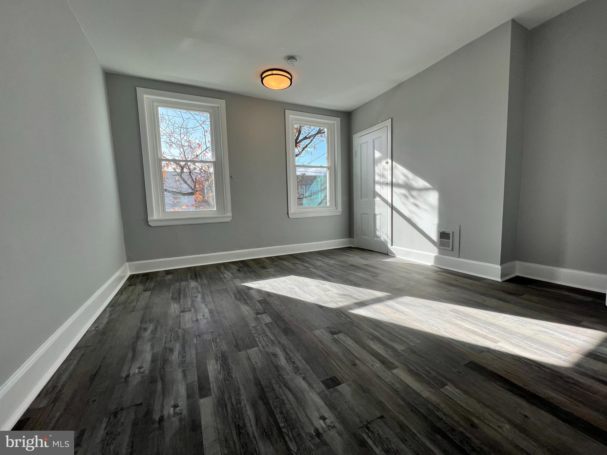 PORT RICHMOND - Residential