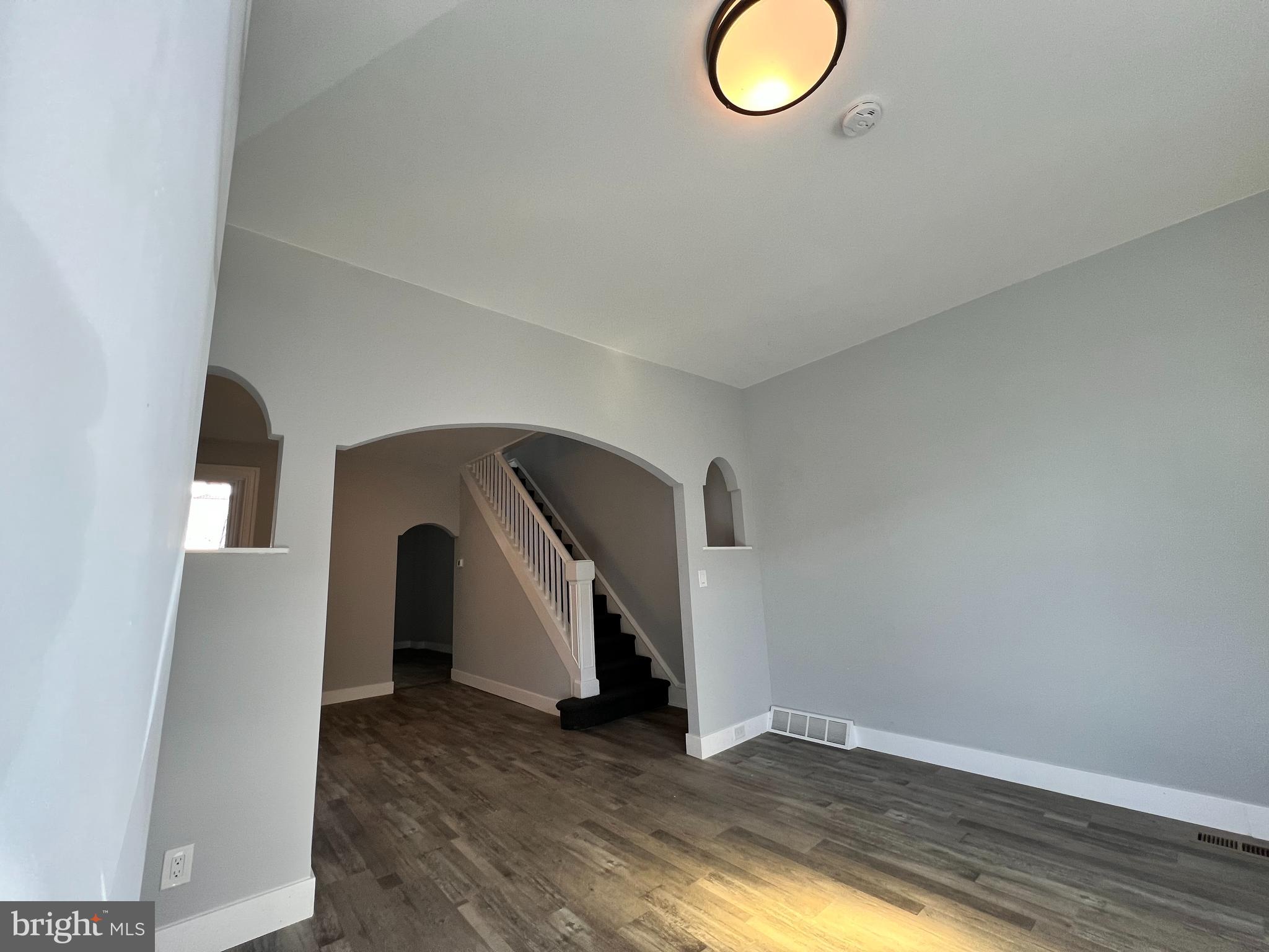 2109 E TIOGA STREET