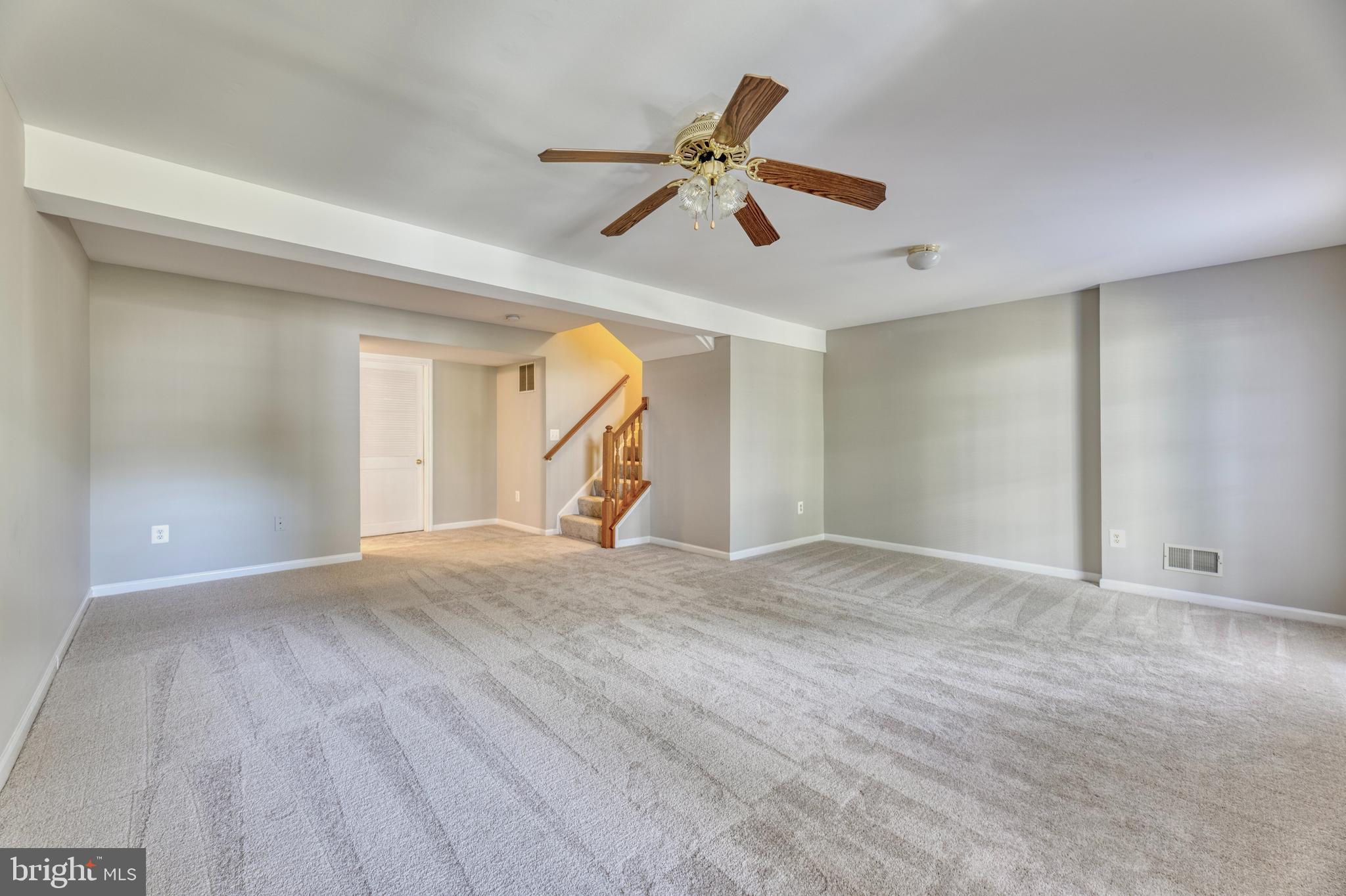 ASHBURN VILLAGE - Residential