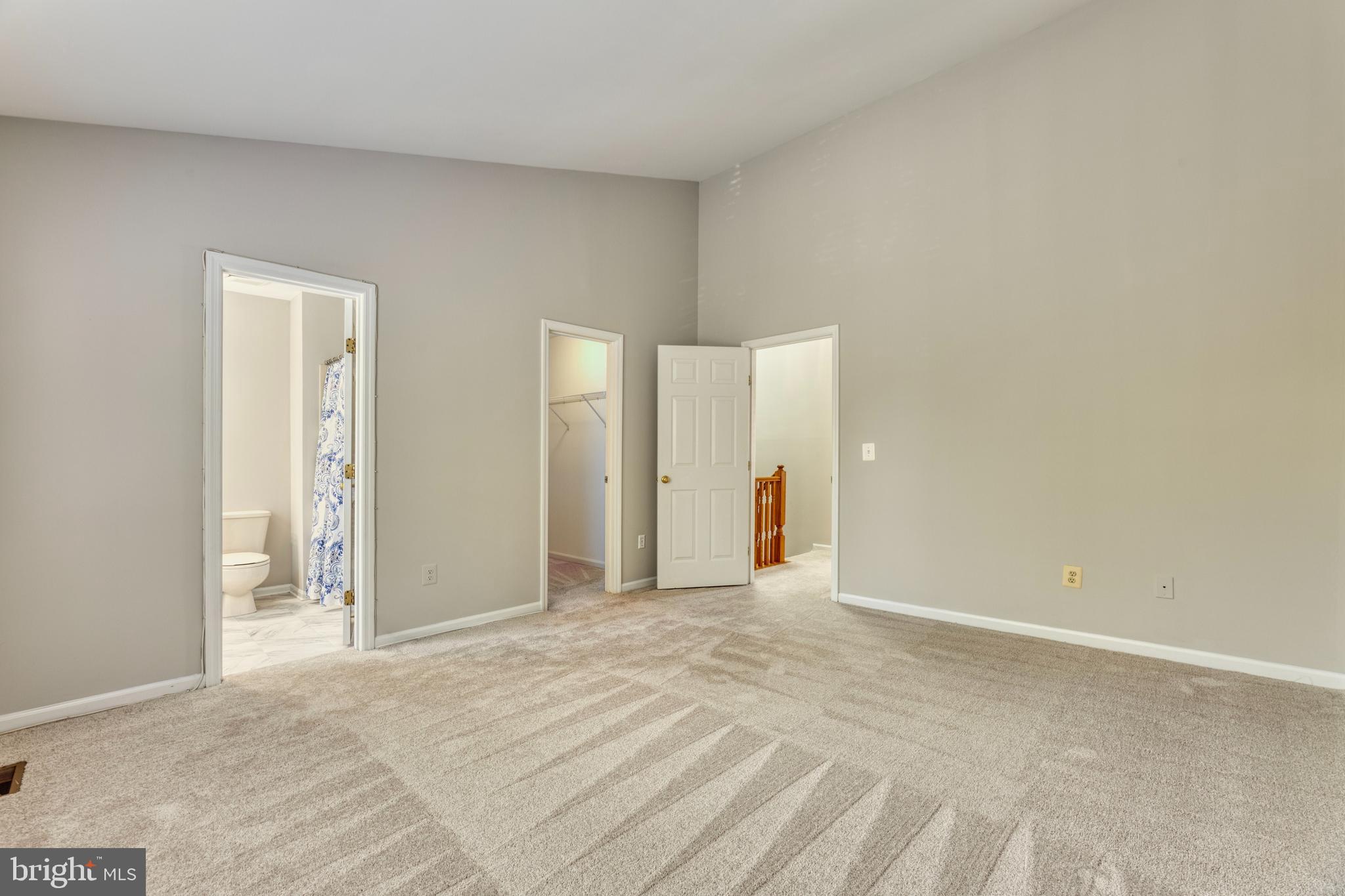 ASHBURN VILLAGE - Residential