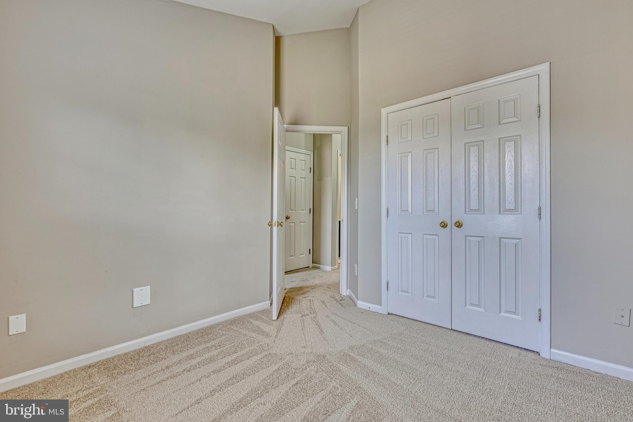 ASHBURN VILLAGE - Residential