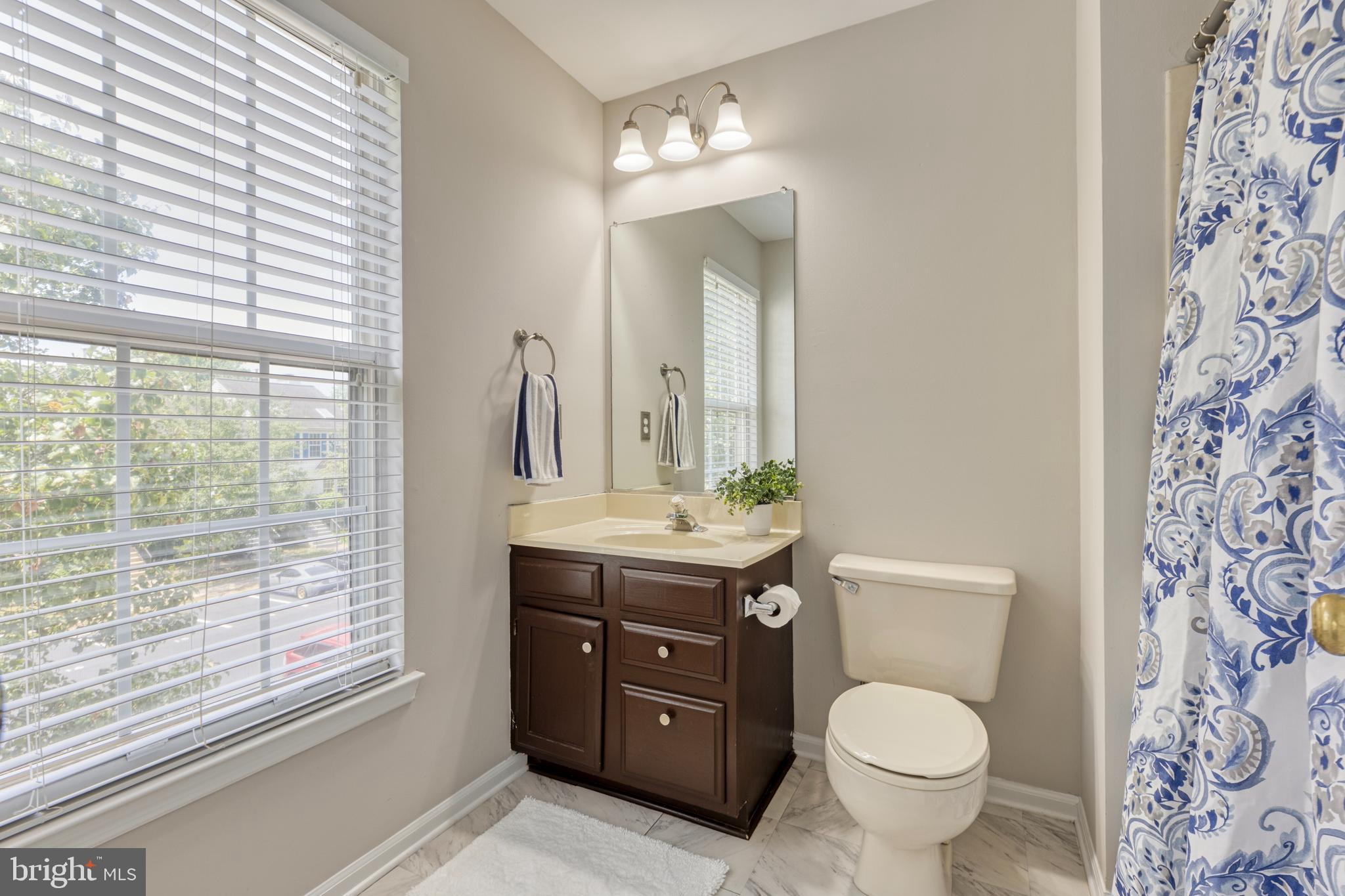 ASHBURN VILLAGE - Residential