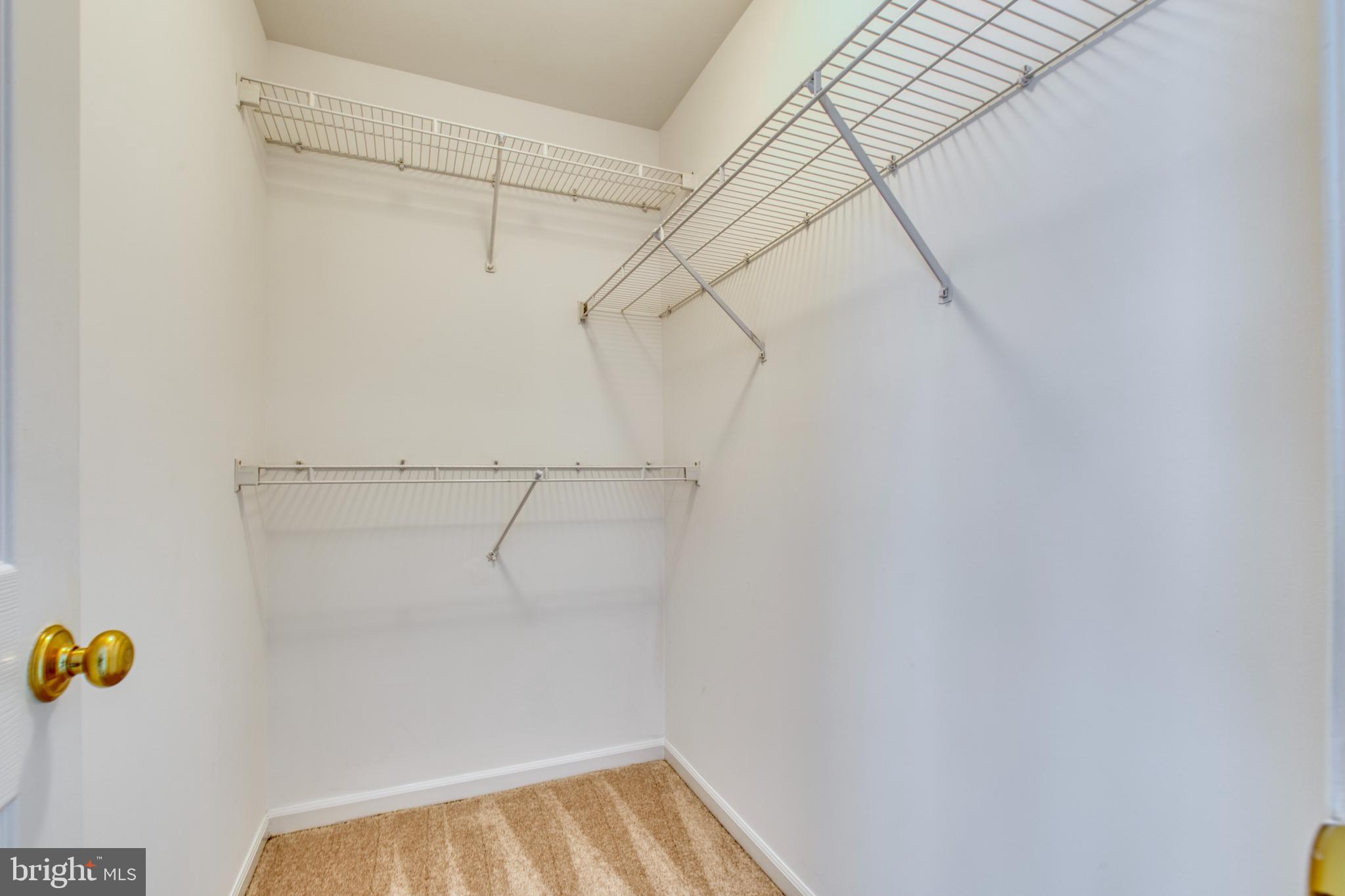 ASHBURN VILLAGE - Residential